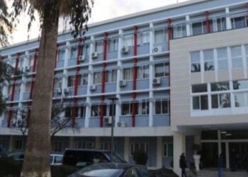 Përfundon “vala” e shkarkimeve në Fier, priten emrat e zyrtarëve të rinj