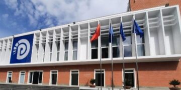PD-në e ‘zuri’ mallkimi i Olldashit dhe veteranëve, selia si vend ‘vakëf’