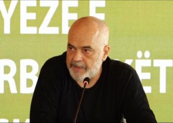 Rama “bën për ujë të ftohtë” strukturat e qeverisjes vendore: Keni qasje skandaloze, në vend t’u lutemi ne blegtorëve i lodhni me burokraci