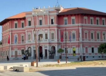 Rama vizitë në Vlorë, pritet të mbërrijë në Bashki