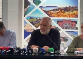 Rama nga Vlora: Ka ikur koha e deputetëve që dilnin pak në terren dhe kur ankesat i trajtonin nga kafeneja 