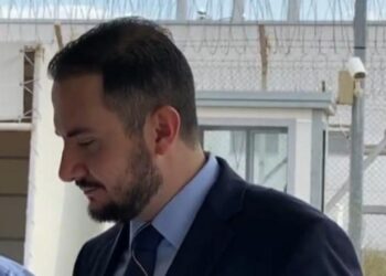 U lirua me kusht, Ervin Salianji del nga ambientet e burgut të Fierit