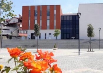 ‘Ultimatumi’ i Ramës, largohen drejtorët e bashkisë së Roskovecit dhe 5 administratorët