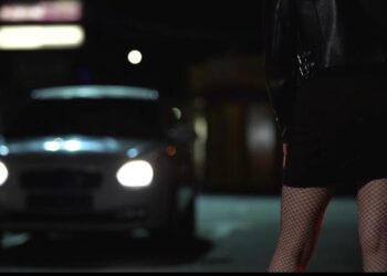 Shqipëria “parajsë” e tutorëve, prostitucion me të huaja në ‘AirBNB’, zbardhet skema si eskortat e VIP-ave vijnë dhe ikin nga vendi