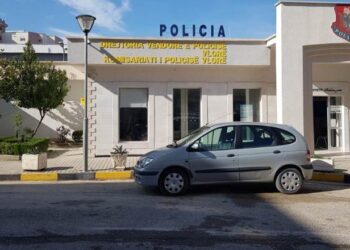 Gjykata e Fierit ia kishte sekuestruar, 41-vjeçari i ndërron bravën apartamentit