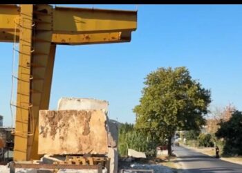 Qeveria ultimatum bizneseve pranë akseve kombëtare: Keni 7 ditë kohë të lironi territorin e zaptuar