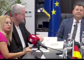 Hiqeshin si hetues financiarë e policë, SPAK godet call-centerin që mashtronte gjermanët, 5 të arrestuar