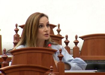 Tabaku i përgjigjet Gogut për nxirjen e Shqipërisë: Mos u shqetëso për opozitën! Integrimin e pengoni ju