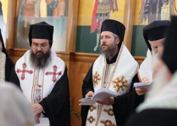Përcillet për në banesën e fundit Dhimitri i Gjirokastrës, Imzot Joani: Ndërtoi ura mbi ndasitë dhe solli paqe