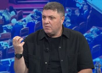 “Lufta e brendshme e ka masakruar PD-në”, Çollaku: Duhet një Foltore e madhe e demokratëve