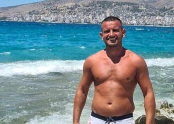 Shpëtoi gjashtë pushuesit që rrezikuan të mbyteshin, ky është “heroi i heshtur” i turistëve në Sarandë