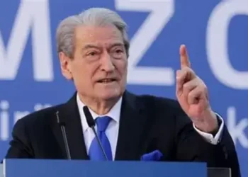 “Berisha kishte lidhje me agjendën serbe”, gazetari: Si më hoqi nga puna, pastaj më kërkoi ndihmë!