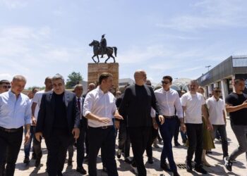 Fotolajm/ Rama viziton Çarshinë e Vjetër në Shkup