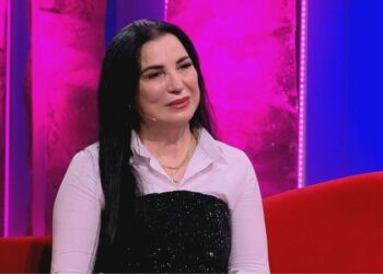 “Më hoqën nga skena, punoja në llaç”/ Rrëfimi i këngëtares së njohur shqiptare: Më ndau i dashuri nga frika e regjimit