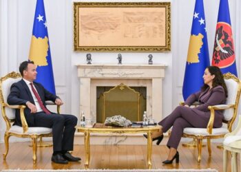 Osmani vijon takimet me liderët e partive për zgjidhjen e krizës politike