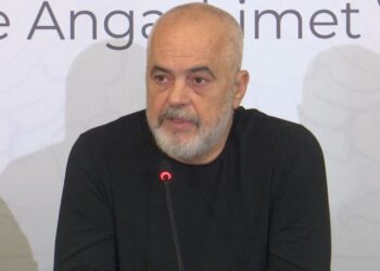 Rama iu “tërheq veshin” sërish kryebashkiakëve: Në bashkinë e Vlorës i kanë sytë gjysmë mbyllur