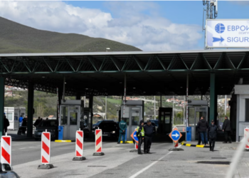 Bie sistemi i policisë në Maqedoninë e Veriut, ndalohet përkohësisht hyrja e automjeteve nga Kosova