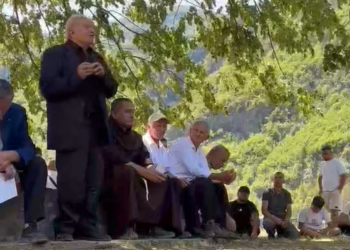 “Kullat i kemi mbrojtur me gjak”, ‘Kuvendi i Burrave’ në Theth kërkon dialog me Qeverinë