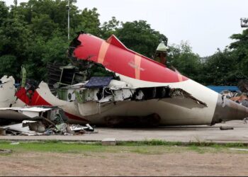 Tragjedia e Air India, ja kush i fiku motorët tre sekonda pas ngritjes, debati mes kapitenit dhe pilotit
