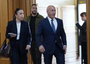 PDK dhe AAK: Kërkesa e Osmanit për Kushtetuesen i jep kohë Vetëvendosjes