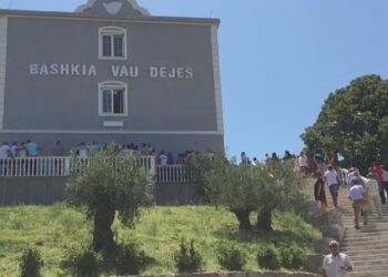 “Zbrazet” edhe bashkia e Vaut të Dejës, dorëhiqen zv.kryetarët, drejtorët dhe administratorët