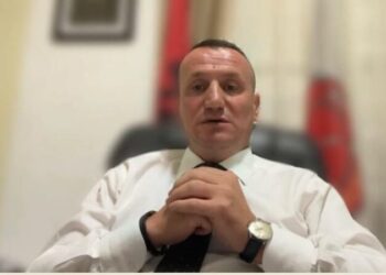 Zjarret në vend, shefi i Zjarrfikëses: Një vatër aktive në Elbasan, po punohet për shuarjen! Përgjegjësit të ndëshkohen