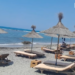 Aksion në Currila, sekuestrohen mbi 90 sete çadrash dhe shezlongësh të vendosura pa leje