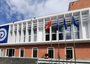 PD kërkesë kreut të KQZ-së: Na vini në dispozicion materialet filmike për të gjitha qendrat e votimit dhe për zarfet e diasporës