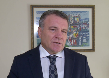 Replikë e detyruar me Arben Malajn