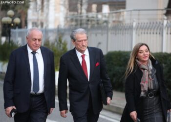 “Nuk largohem nga politika pa më marrë Perëndia”, Tritan Shehu: Larg qoftë që Berisha të japë dorëheqjen, kjo do ishte goditje e rëndë për PD