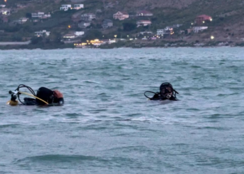 Vijojnë kërkimet për gjetjen e kapitenit që u mbyt në liqenin e Shkodrës duke shpëtuar dy turistë! Beci: Akti heroik u kthye në tragjedi