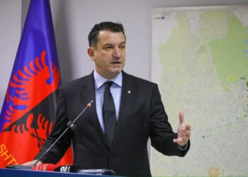 I arrestuar prej 10 shkurtit, reagojnë avokatët ndërkombëtarë: Veliaj i burgosur pa prova. Po shkelet Konventa Europiane!
