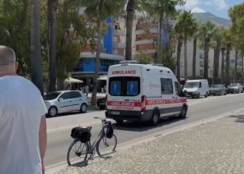 U nxorën nga deti në Vlorë në gjendje të rëndë/ Ndërron jetë turistja ukrainase, vajza në intubim