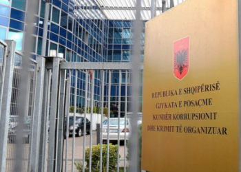 “Dumani gati sa nuk u përlesh fizikisht me gjyqtaren”/ GJKKO përgënjeshtron Berishën: Asnjë përplasje! Jemi të pavarur