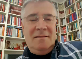 INTERVISTË/ Mbi 20,000 faqe jetë, punë dhe shkencë, Fatos Tarifa: Kujt ia dedikoj veprat e mia