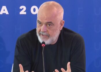 “Çdo ditë në terren”/ Rama: Monitorim për të garantuar sezon turistik të pastër e të rregullt