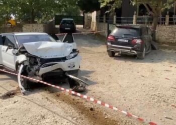 Aksident i rëndë në Memaliaj, 10-vjeçari vdes pas përplasjes së dy automjeteve, 3 të plagosur rëndë