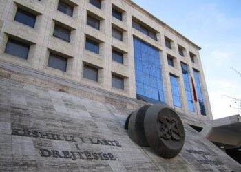 Mungoi për 6 vite, Ministria e Drejtësisë rikthen mbikëqyrjen elektronike! AKSHI-t i kërkohet të nisë procedurat