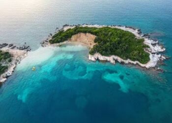 “Daily Express”: Ekspertët rekomandojnë Shqipërinë si destinacionin më të mirë evropian për pushime