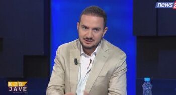 “Lahesha me kanaçe, shihja në një TV të vogël”/ Salianji rrëfen detaje nga jeta në burgun e Fierit