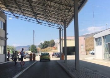 Korrupsion dhe shpërdorim detyre në kufirin greko-shqiptar, në pranga 13 punonjës të doganës greke