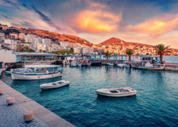 Mirror: Shqipëria një perlë evropiane, me qytete me kalldrëm dhe plazhe mahnitëse