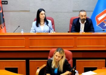 Debat në Këshillin Bashkiak të Tiranës/ Teliti: Veliaj u mor i pandehur, të futet në rend dite diskutimi i situatës aktuale!