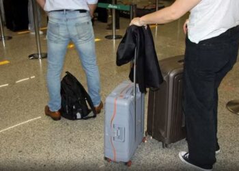 Parfumet, pijet alkoolike dhe lëngjet do të lejohen në bagazhin e dorës, Europa jep dritën jeshile