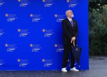 Gazeta gjermane “Suddeutsche Zeitung”: Edi Rama, pikturë dhe pushtet! Katër mandatet, rekord
