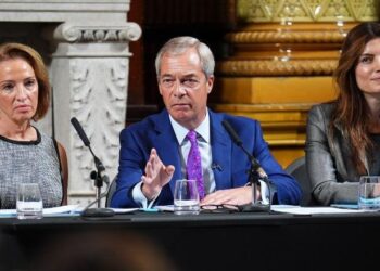 Farage: Jam në bisedime me Ramën, mendoj se ka rënë dakord të marrë mbrapsht të burgosurit shqiptarë