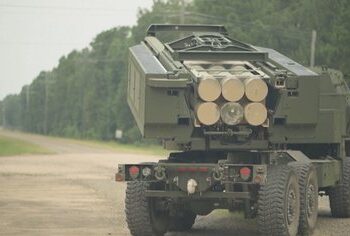 SHBA redukton armët për Ukrainën, Kievi në alarm: Po inkurajoni Rusinë të zgjasë luftën