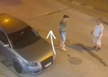 “Jepi gaz se ka armë”, ish-kandidatja e PD publikon pamjet: Kërcënuan familjen time me thikë