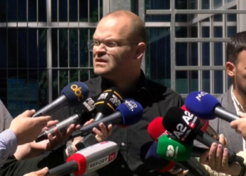 Kandidati i PD nuk kursen askënd: Hajduti mbetet hajdut, si i kuq, si blu! Më vodhën kolegët e mi, do i çoj në SPAK