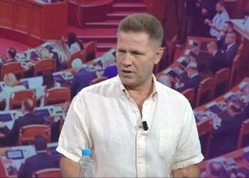 Aksioni në pushtetin vendor/ Deputeti në largim i PS: Kam parë punonjës që s’dinë të shkruajnë e të lexojnë